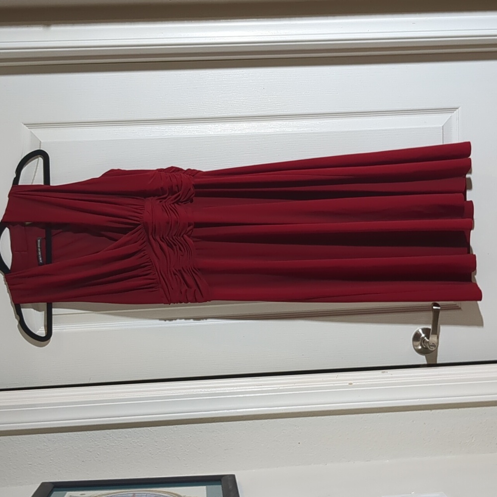Jones Wear Dress. Burgundy V neck. Polyester, very good condition.